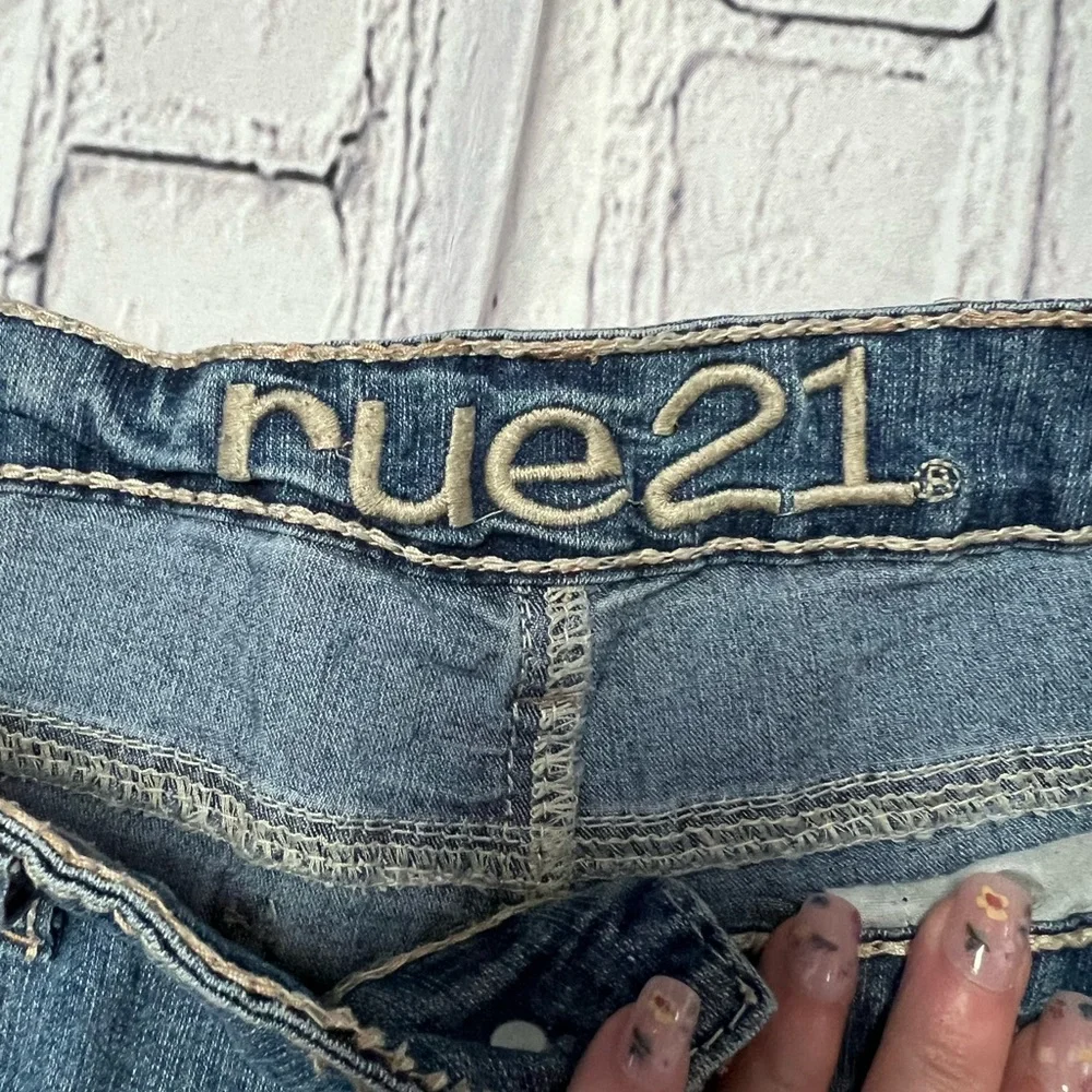 Rue21 Denim Cutoff Shorts - size 5/6 - Picture 2 of 6